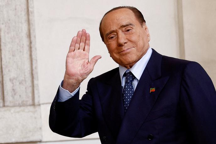 Silvio Berlusconi | Silvio Berlusconi je svojim igralcem obljubil "avtobus prostitutk". | Foto Guliverimage