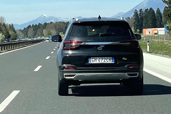 Deli iz Kitajske, sestavljanje v Italiji: nakopali so si uradno preiskavo
