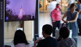 Severna Koreja letos izstrelila že 12. medcelinsko balistično raketo #video