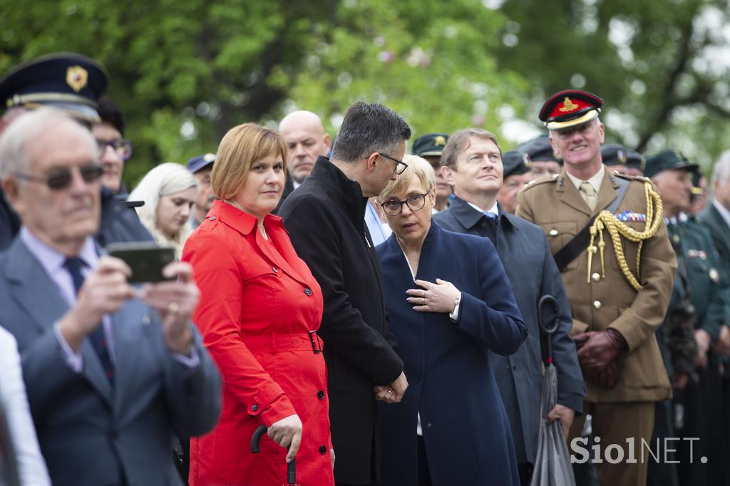 Slovesnost ob dnevu slovensko-britanskega prijateljstva, predsednica republike Nataša Pirc Musar, črnomaljski župan Andrej Kavšek ter veleposlanica Združenega kraljestva Velike Britanije in Severne Irske v Sloveniji Tiffany Sadler.