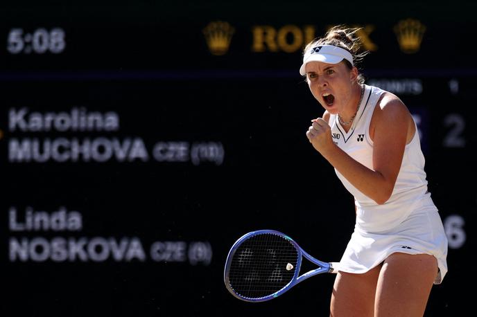 Wimbledon finale Linda Noskova | Linda Noskova je bila že sredi drugega niza tik pred osvojitvijo svojega prvega grand slama. | Foto Reuters