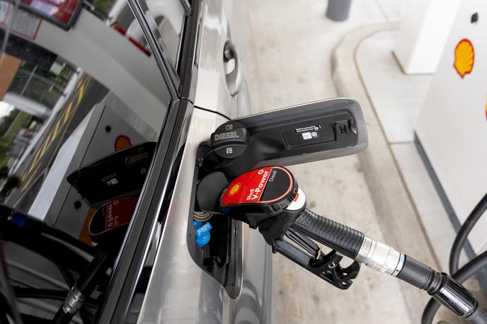bencin gorivo bencinska črpalka | Nove cene bodo veljale do vključno ponedeljka, 17. junija. | Foto Shell Adria