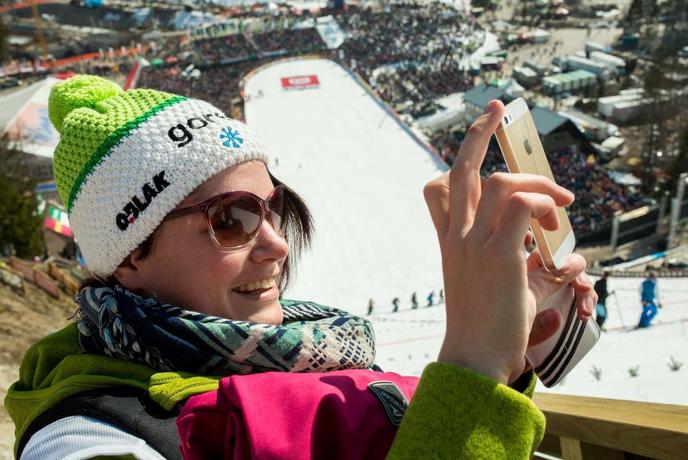 Hura za naše, modni selfieji in rokenrol v blatu