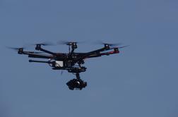 Pravna podlaga za uporabo dronov v policiji ni protiustavna