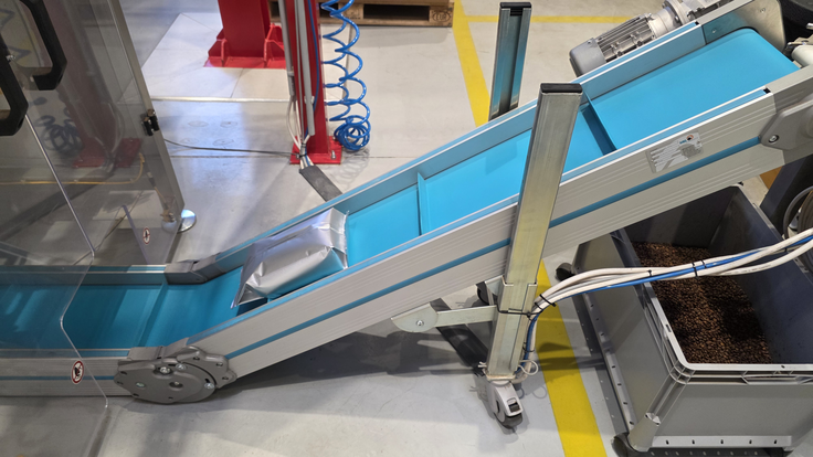 Mešanica pražene kave se odpravlja na svojo pot do skodelice v eni od držav srednje in vzhodne Evrope. | Foto: Srdjan Cvjetović