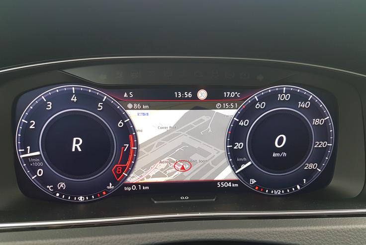 Novi digitalni merilniki v volkswagen golfu stanejo 618 evrov. | Foto: Jure Gregorčič