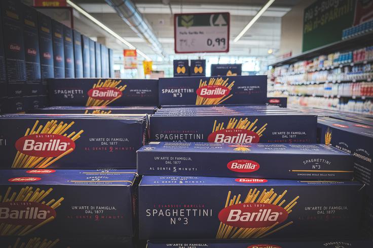 500-gramsko pakiranje špagetov Barilla v Italiji v vseh trgovskih verigah, ki smo jih obiskali, stane 0,99 evra. | Foto: Ana Kovač