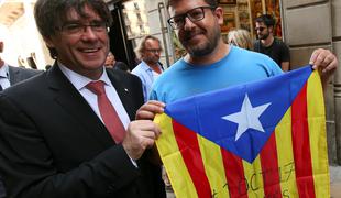 Neodvisnosti naklonjeni Katalonci kljubujejo španskemu kralju #video