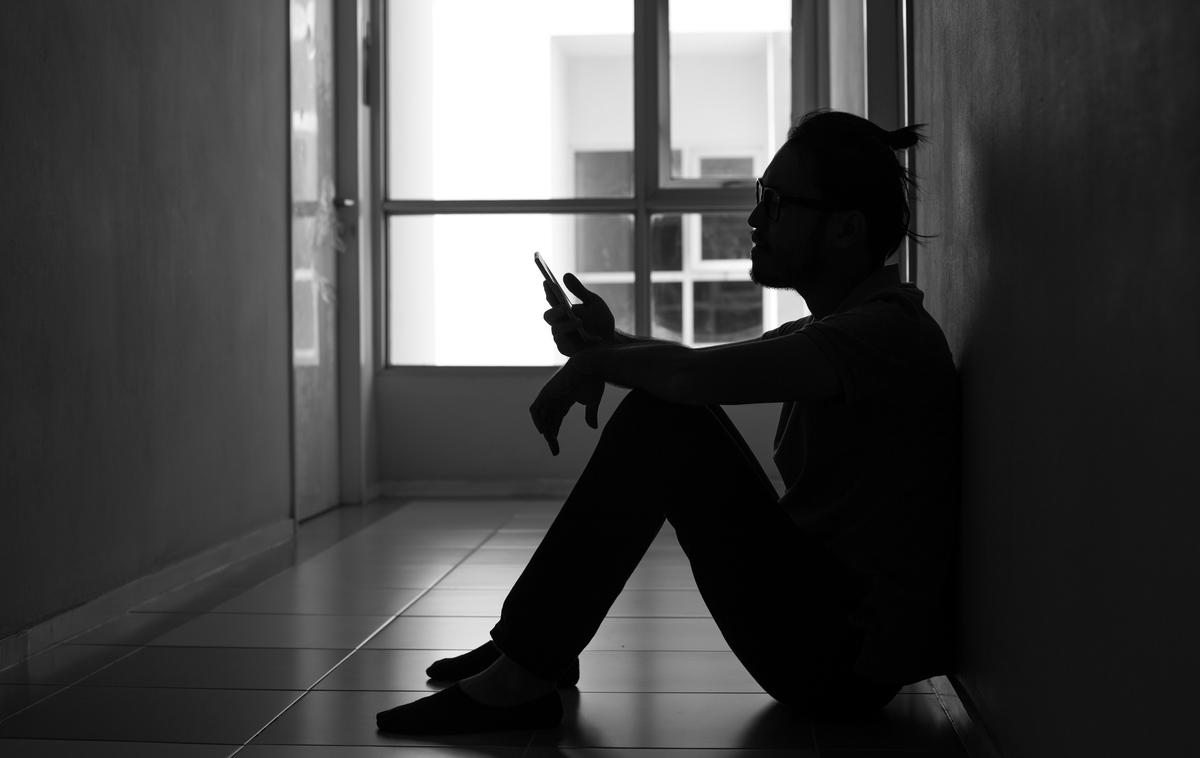 Žalost, jeza, razočaranje | Okužba prek kibernetskega napada, kot je ClickFix, lahko nič hudega sluteči žrtvi, ki želi zgolj čim prej ukrepati, močno oteži življenje.  | Foto Shutterstock