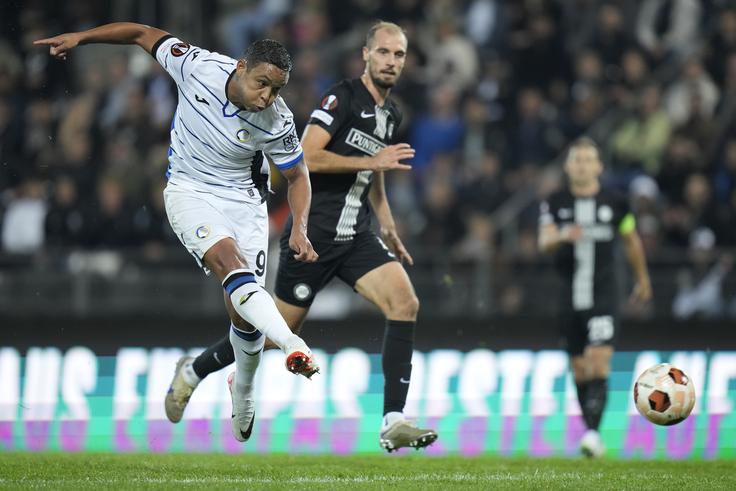Kolumbijec Luis Muriel, ki ga je spremljal Jon Gorenc Stanković, je v prvem polčasu dvakrat zatresel mrežo Sturma. | Foto: Guliverimage
