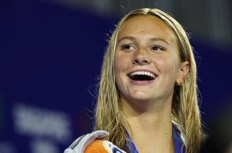 Summer McIntosh podrla najstarejši ženski svetovni rekord