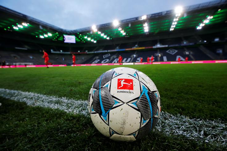 Bundesligi naj bi se nadaljevali 16. maja. | Foto: Reuters