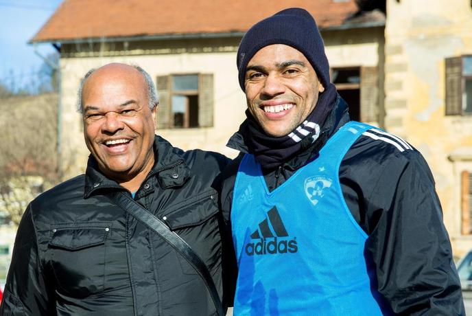 Srečna družina, manjkajoča Zahovića in hrabri Primorec