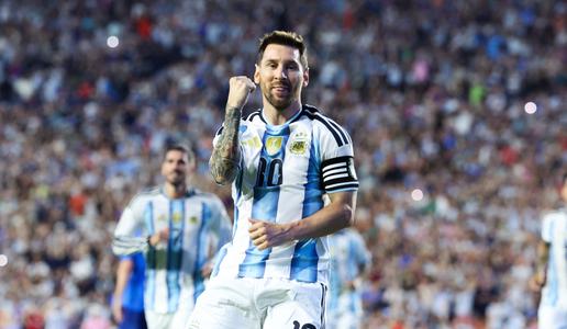 Branilci naslova suvereni, Messi v polno