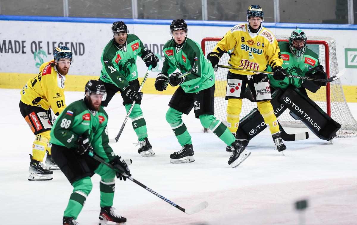 HK Olimpija Ljubljana - Vienna Capitals, liga ICEHL | Hokejisti HK Olimpija so po podaljšku premagali Dunaj. | Foto Aleš Fevžer