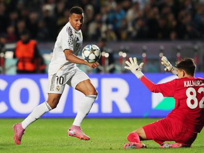 V živo: Mbappe s hat-trickom do jubileja, Liverpool v vroči Turčiji