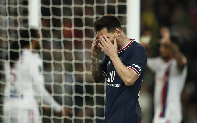 Lionel Messi, ki se ubada z lažjo poškodbo kolena, še čaka na prvi zadetek v dresu PSG. | Foto: Reuters