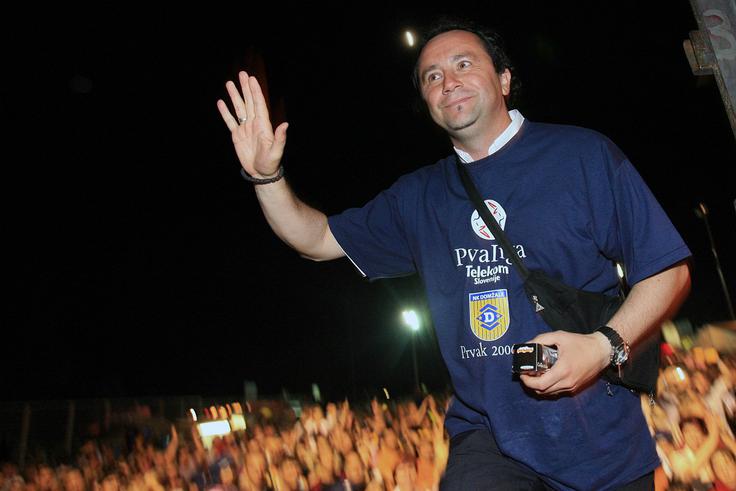 Slaviša Stojanović se je vpisal v zgodovino domžalskega nogometa kot edini strateg, ki je nogometaše v rumenem popeljal do državnega naslova. To je storil kar dvakrat. Pozneje je proslavljal državni naslov še v Srbiji s Crveno zvezdo. | Foto: Aleš Fevžer