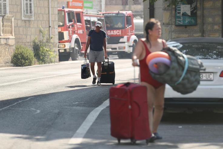 Več ljudi je bilo evakuiranih.  | Foto: Pixsell/Ivo Cagalj
