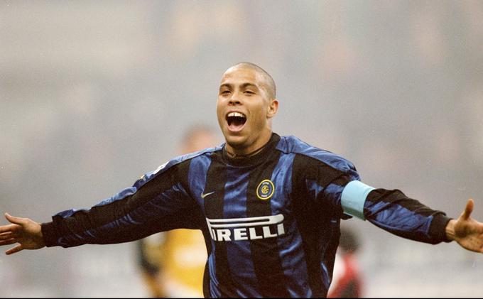 Ronaldo je leta 1999 že kot zelo mlad navdušil nogometni svet, potem so ga ustavile poškodbe. | Foto: Getty Images