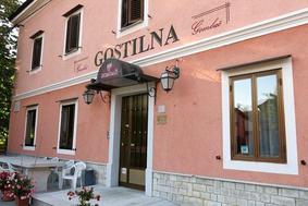 Gostilna Gombač: kopica testenin in divjačina v Lokvi