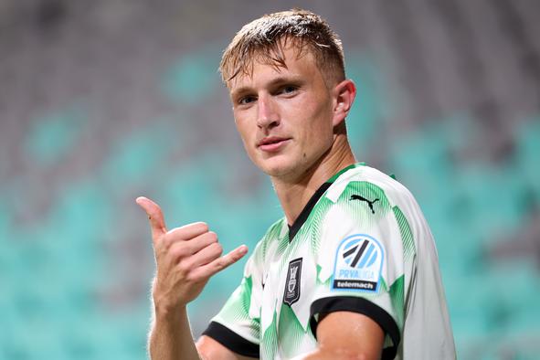 Znani vsi polfinalisti, Olimpija s petardo, Celjani izločili Maribor