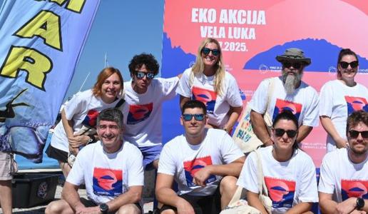 Nekdanja kraljica smučanja prvič ujeta s skrivnostnim partnerjem #foto