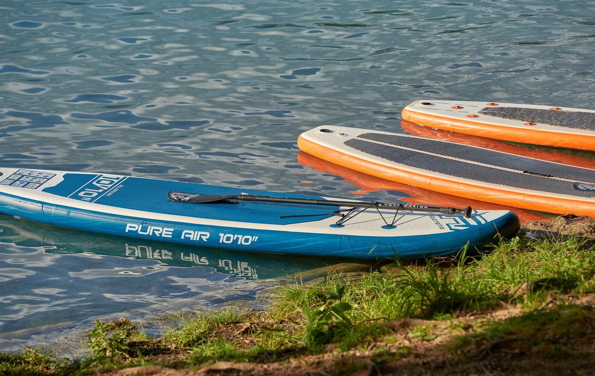 Supanje, Bled | Medtem ko supov na Blejskem jezeru ne nameravajo prepovedati, ne bo dovoljeno, da jih obiskovalci puščajo na plavajočih napravah ob Blejskem otoku, kjer bodo lahko pristajali le leseni čolni na vesla. | Foto Shutterstock