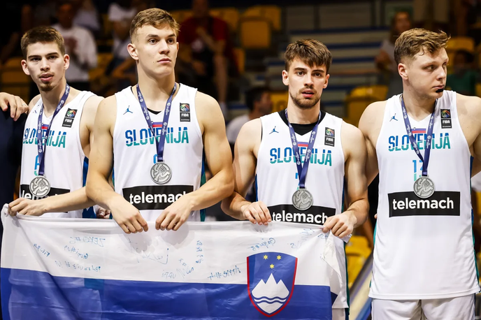 Slovenija u20 srebro | Slovenski reprezentanti do 20 let so morali v finalu evropskega prvenstva priznati premoč le Franciji. | Foto FIBA