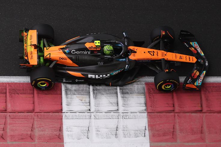 Lando Norris je odpeljal najhitrejši čas prvega treninga. | Foto: Reuters