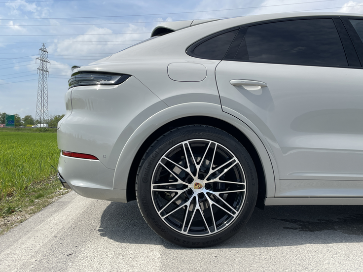 Porsche cayenne | Foto: Gregor Pavšič