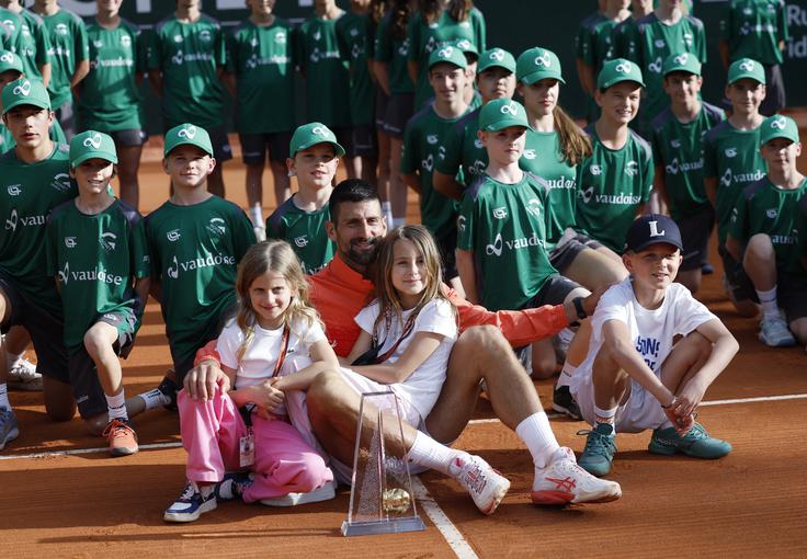 Novaka Đokovića je na tribunah spremljala tudi družina. | Foto: Reuters