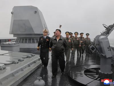 Kim Jong-un napovedal krepitev jedrskih zmogljivosti Severne Koreje