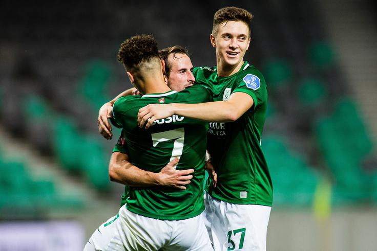 Hrvaško mrežo je prvi zatresel Enrik Ostrc (desno). | Foto: Grega Valančič/Sportida