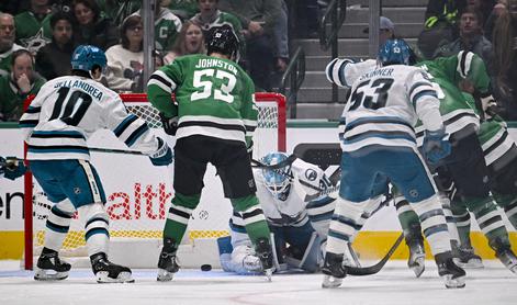 Dallas lovi Colorado, Ovečkin podira rekorde