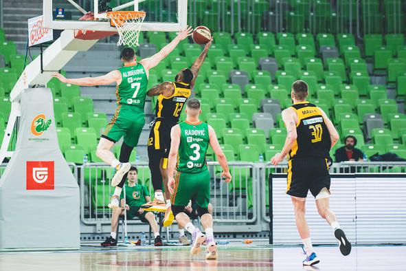 Nova zmaga Cedevite Olimpije, Partizan zmagal za več kot 50