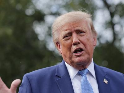 Ameriško vrhovno sodišče Trumpovi vladi začasno dovolilo deportacije priseljencev v tretje države