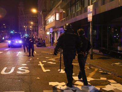 V Barceloni zaradi nasilnih protestov pridržali okoli 100 ljudi