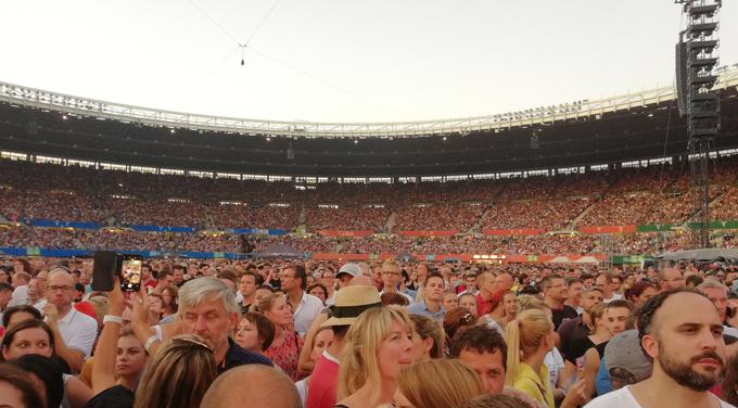 Dunajski stadion Ernst Happel je bil razprodan in napolnjen do zadnjega kotička. | Foto: Eva Doljak