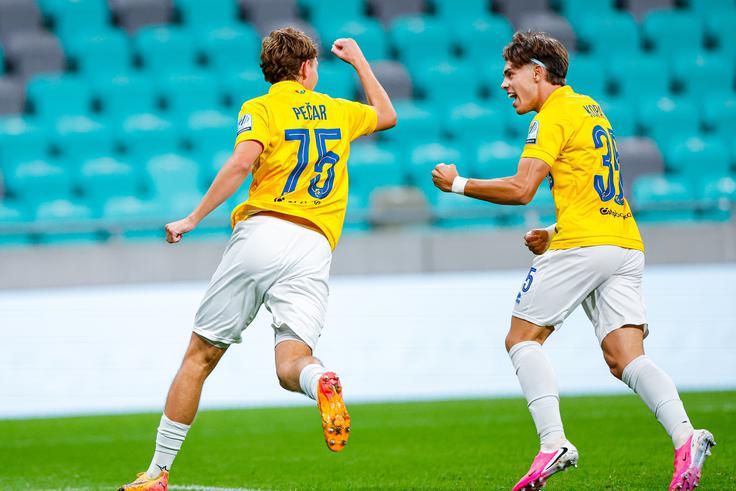Andrej Pečar je zadel za izenačenje na 1:1. Zmago je Bravu priboril Jon Ficko. | Foto: Aleš Fevžer