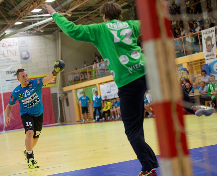 Če bo obrambni igralec v zadnjih 30 sekundah storil grob prekršek, bo prejel rdeči karton, moštvo v napadu pa bo imelo avtomatično sedemmetrovko. | Foto: Sportida
