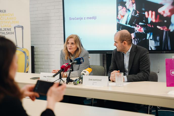 Academia uvaja nov model financiranja študija za mlade – plačilo šolnine po zaposlitvi