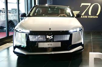 Francoski šarm in zanimivi detajli: prestižna limuzina prvič v Sloveniji #foto