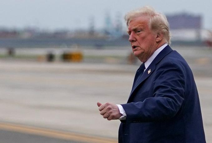Tako prepričljiva zmaga laburistov navkljub predvolilnim napovedim o tesni tekmi je po navedbah analitikov predvsem posledica nasprotovanja ameriškemu predsedniku Donaldu Trumpu in ameriškim carinam ter želje po stabilnosti. | Foto: 