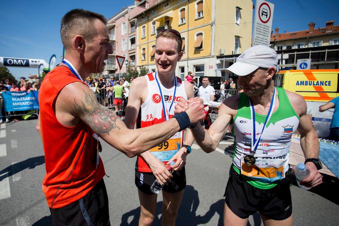 Najhitrejši maratonci: zmagovalec Aleš Žontar (na desni), David Keller (na sredini) in Franci Volkar. | Foto: Urban Urbanc/Sportida