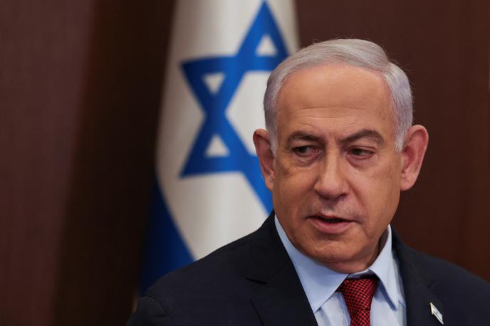 Izraelski premier Benjamin Netanjahu | "Pravkar sem se vrnil iz Gaze. (...) Ne ustavljamo se, nadaljujemo boj in ga bomo v prihodnjih dneh še okrepili. To bo dolga vojna, ki še ni blizu koncu," je Netanjahu povedal v izjavi, ki jo je objavila njegova skrajno desna stranka Likud. | Foto Reuters