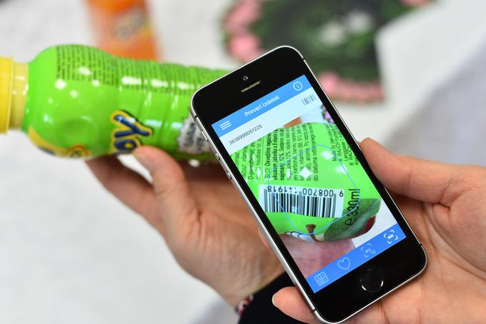 Mobilna aplikacija VešKajJeš bo potrošnikom pomagala pri preprosti in hitri izbiri bolj zdravih živil. | Foto: STA ,