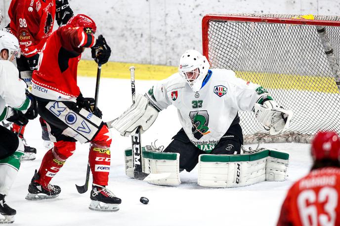 HK SŽ Olimpija - HDD Sij Acroni Jesenice, finale DP, druga tekma | Hokejisti HK SŽ Olimpija so v četrtek na drugi finalni tekmi izničili prednost dveh jeseniških zadetkov in se razveselili trojne krone - osvojili so pokalni, alpski in državni naslov. | Foto Matic Klanšek Velej/Sportida