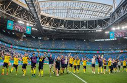 Švedi z zmago do prvega mesta v skupini, Poljaki domov