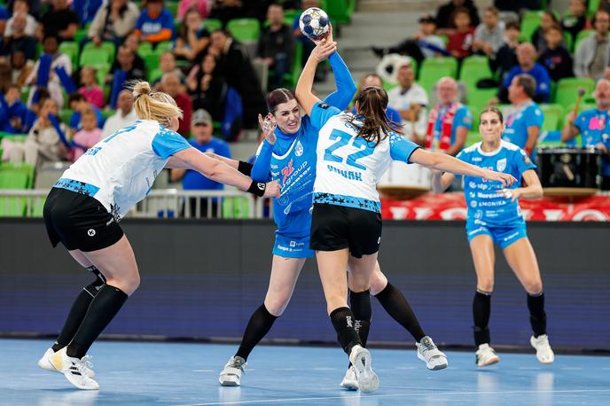 Krim Mercator :  CSM Bucaresti | Krimovke so za prvo zmago sezone v ligi prvakinj z 31:27 premagale tekmice iz Bukarešte. | Foto Luka Kotnik